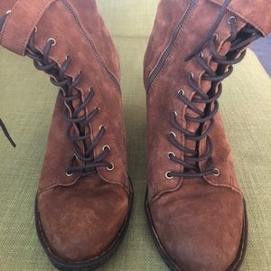 Born zip and lace combat boot, sz 11, worn twice!